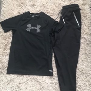 under armour tshirt sleeve snd pants size small